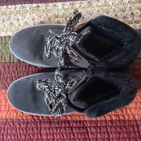 GABOR* faux fur rubber tread side zip faux lace up winter boot ladies size 36 - Picture 4 of 17